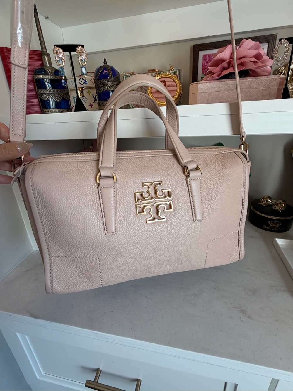 Tory Burch EUC Pale Pink Pebbled Boston crossbody Leather Satchel w Gold Logo